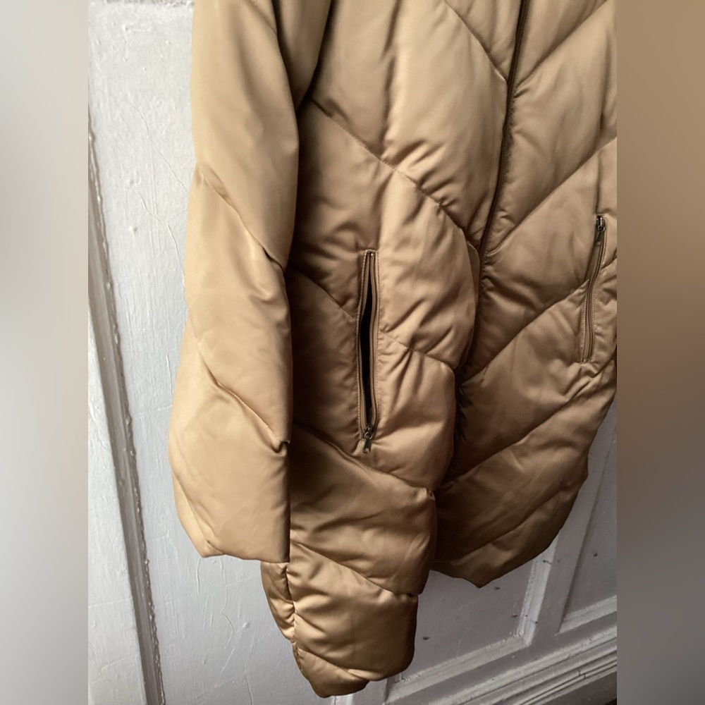 Vintage Moncler Ladies Puffer Coat - Picture 2 of 13